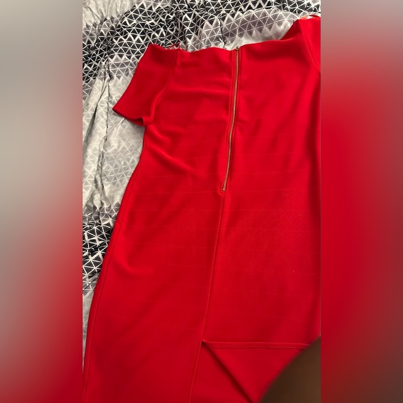 Dresses - Picture 3 of 6